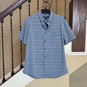 Mizzen+Main Blue Striped Button Down Shirt